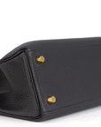 Hermès Kelly 25 aus Togo Leder mit Gelbgoldenen Beschlägen in Noir