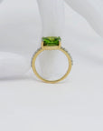 Ring mit 0,26ct TW-si Brillant und 3,64ct Peridot in 750/18K Gelbgold Gr. 54