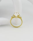 Ring mit 3,50ct D-vs2 + 0,88ct D-vs Diamant in 750/18K Gelbgold Lab. Grown