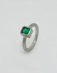 Ring mit 0,86ct Smaragd in 950 `er Platin mattiert Handgefertigt Gr. 54