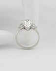 Ring mit 3,07ct E-vs2 + 0,64ct E-vs Diamant in 750/18K Weißgold Lab. Grown