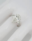 Ring mit 3,07ct E-vs2 + 0,64ct E-vs Diamant in 750/18K Weißgold Lab. Grown