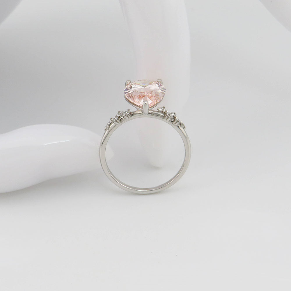 Ring mit 4,00ct pink-vs2 Dia. + 0,20ct E-vs Brillant 585/14K Weißgold Lab. Grown